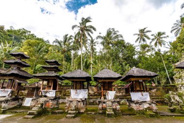 Endonezya, Endonezya ve Güneydoğu Asya 'daki bir Hindu tapınağında sunaklar.