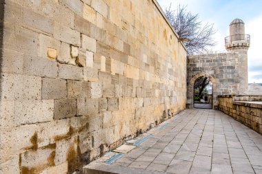 Eski Bakü, Azerbaycan 'daki Shirvanshah Sarayı' nın dışında.