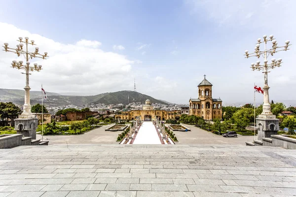 Utanför Tsminda Sameras Katedral Tbilisi Georgien Europa — Stockfoto