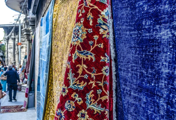 Tappeti Colorati Fatti Mano Vendita Grand Bazaar Istanbul Turchia Europa — Foto Stock