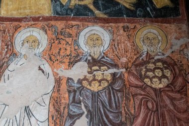 Goreme, Capadoccia, Anadolu 'daki bir mağara kilisesi olan St. Jean Kilisesi' nin (Karsi Kilise) zengin donanımlı iç mekanı - Türkiye