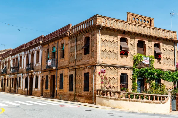 Fachada Casas Trabajadores Fábrica Colonia Güell Barcelona Cataluña España —  Fotos de Stock