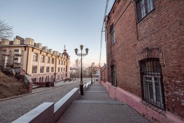 Akşamları Tomsk şehrinin merkezi..