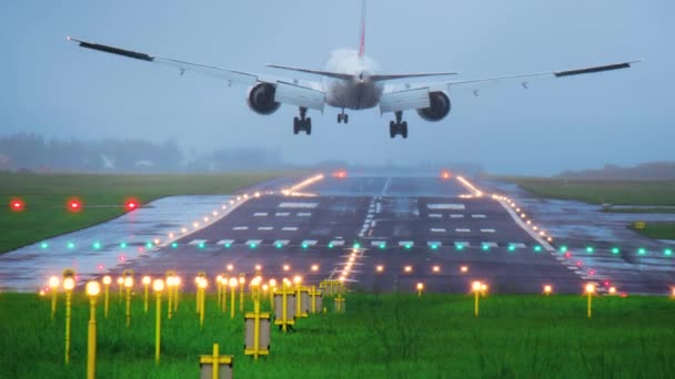 Big airplane landing at International Airport. — Stockvideo