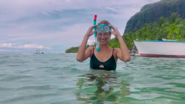 Beautiful woman swimming in water on paradise beach vacation having fun on summer travel vacation in Mauritius — Stockvideo