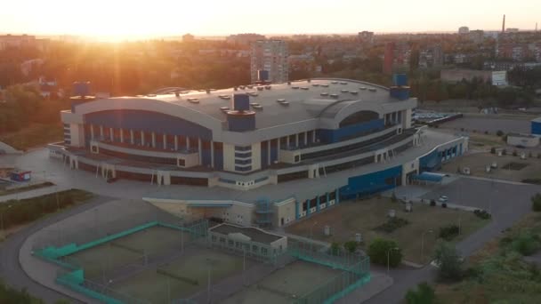 Mariupol, Ucraina, 30 settembre 2021: Mariupol prima della guerra con la Russia. Città ucraina nella regione di Donetsk. Veduta aerea del paesaggio urbano. Centro città — Video Stock