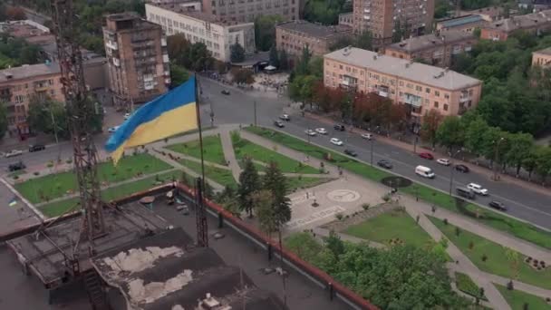 2021年9月30日，乌克兰，Mariupol：与俄罗斯战争前的Mariupol 。乌克兰城市顿涅茨克地区。城市景观的空中景观。市中心 — 图库视频影像