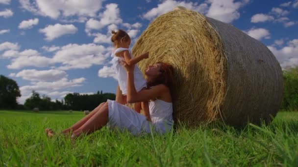 Mom Daughter White Dresses Field Straw Stacks Stack Bales Hay — Stock videók