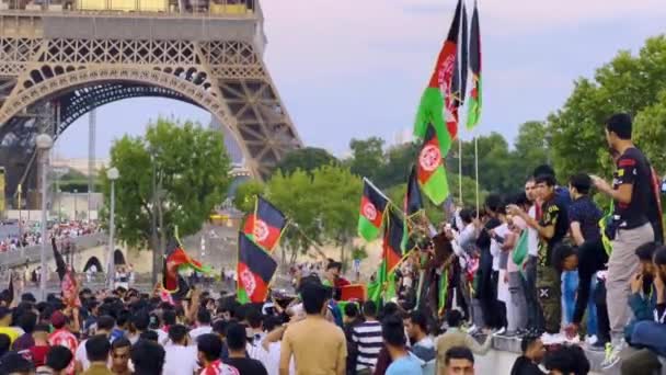 Paris France July 2022 Crowd Waving Afghanistan Flags Wing Political — Video