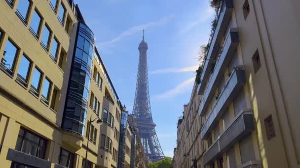 Eiffel Tower Champs Mars Paris France Blue Cloudy Sky Summer — Vídeo de Stock