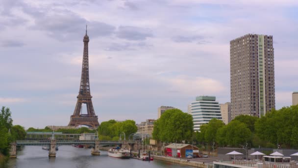 Summer Weather Paris France Famous Eiffel Tower Paris Cityscape Video — Stok video