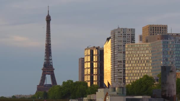 Франция Париж Эйфелева Башня Утром Летом Париже Высококачественные Кадры — стоковое видео