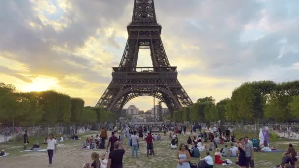 Paris France August 2022 Footage People Walking Famous Places Paris — Video