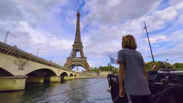 Video Glückliche Teenager Verbringen Zeit Paris Ein Student Mit Langen — Stockvideo