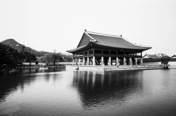 Павильон дворца в Корее — стоковое фото
