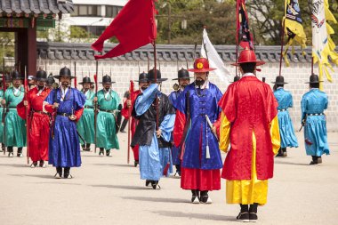 Kore muhafızları değiştirme