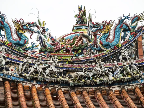 Toit du temple de Mengjia Lonshan — Photo