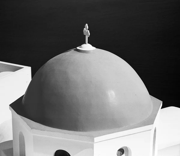 Kyrka kupol på santorini — Stockfoto