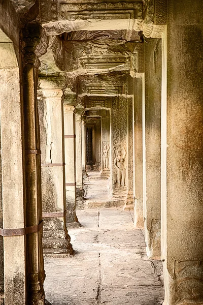 Korridor i Angkor wat — Stockfoto