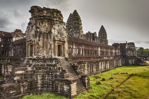 Binnenplaats in angkor wat — Stockfoto