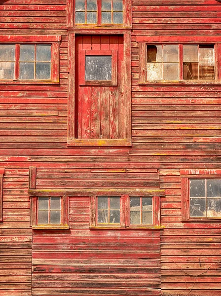 Die Außenwand Einer Scheune Oregon Scheint Einen Flickenteppich Aus Türen — Stockfoto