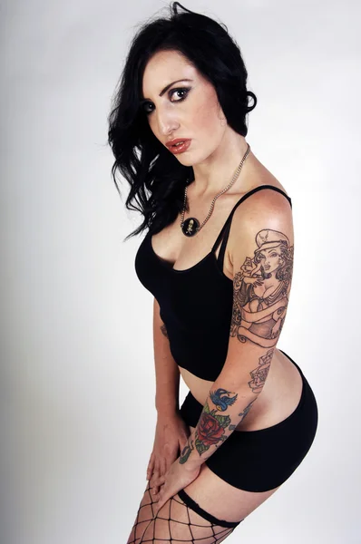 Tattoo hottie — Stockfoto