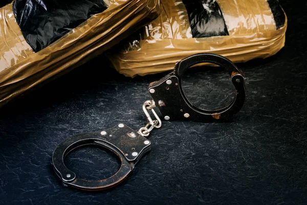 Drugs Handcuffs Dark Background Concept Crime — Stock Photo, Image