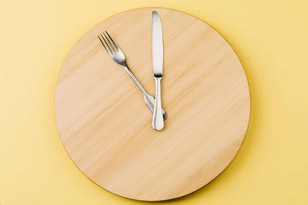 Concept Intermittent Fasting Skipping Meals Wooden Tray Cutlery Form Clock — Stock Photo, Image