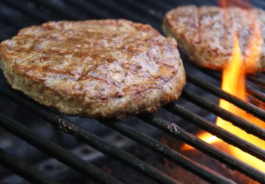 Izgaradaki Burgerler