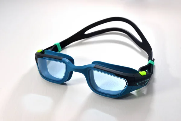 Gros Plan Des Lunettes Natation Isolées Sur Fond Blanc Mise — Photo