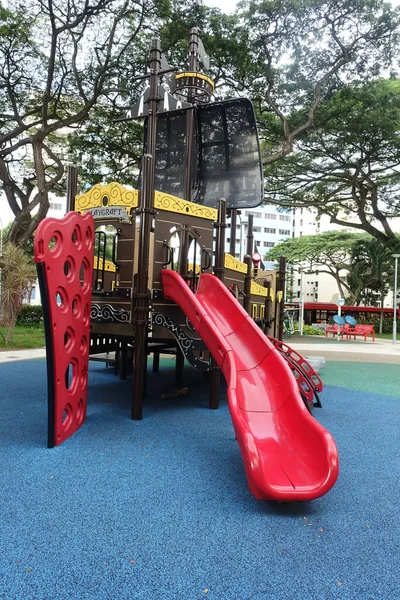 Parque Infantil Colorido Para Crianças Bloco Habitação Pública — Fotografia de Stock