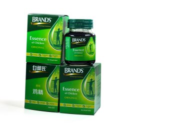 SINGAPORE - 8 Mart 2022: Tavuğun Orijinal Markası 185 yıllık bir mirasa sahip güvenilir bir refah özüdür. Beslenme ve geliştirme için nesiller boyu güvenilir olmuştur.. 