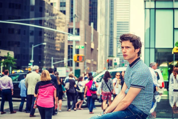 European Student New York Wearing Blue Pattered Short Sleeve Shirt — ストック写真