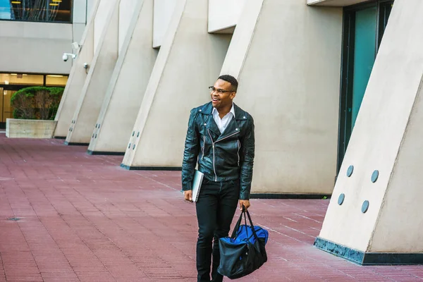 Man Urban Casual Fashion Wearing Black Leather Jacket Jeans Glasses — Stockfoto