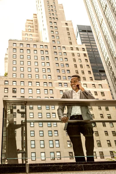City Life Feliz Empresario Afroamericano Trabajando Nueva York Joven Negro — Foto de Stock