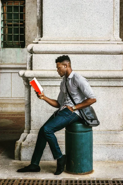 African American College Estudiante Que Estudia Nueva York Con Camisa — Foto de Stock