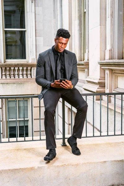 Empresario Afroamericano Trabajando Nueva York Usando Chaqueta Moda Corbata Negra — Foto de Stock