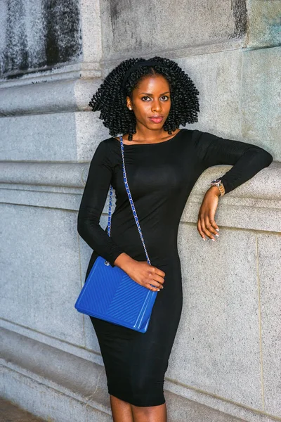 New York Afro Amerikan Kadın Sokak Modası Uzun Kollu Ince — Stok fotoğraf