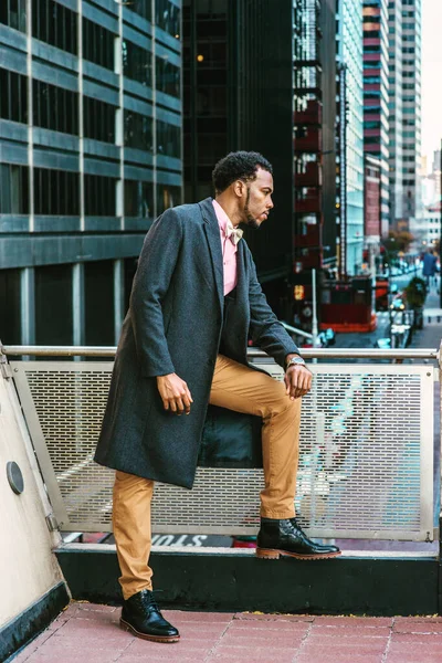 African American Man Winter Fashion New York Wearing Woolen Overcoat — Stock Photo, Image