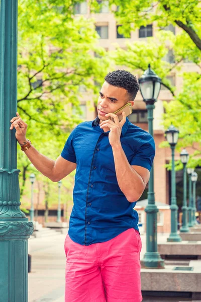Afro Amerikaanse Student Belt Naar Buiten Draagt Blauw Hemd Met — Stockfoto
