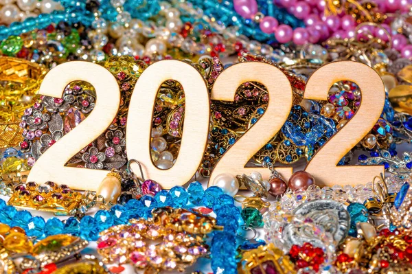 Nummer 2022 Een Achtergrond Van Gekleurde Sieraden Een Concept Voor — Stockfoto