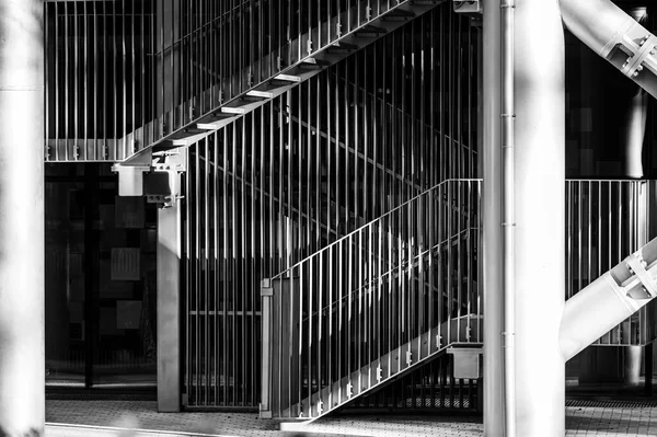 Schodiště Kovovými Schody Zábradlím Vedoucími Vzhůru Prvek Městské Architektury — Stock fotografie