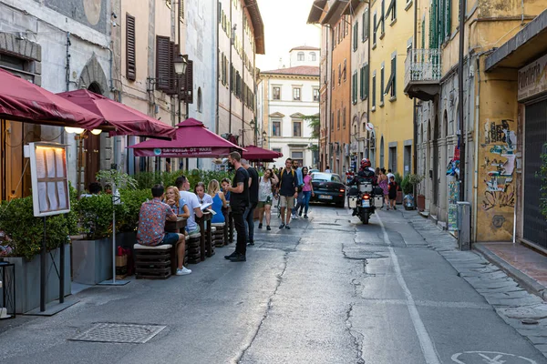 Pisa Italy August 2021 People Street Cafe Street Old Town — Stock Photo, Image