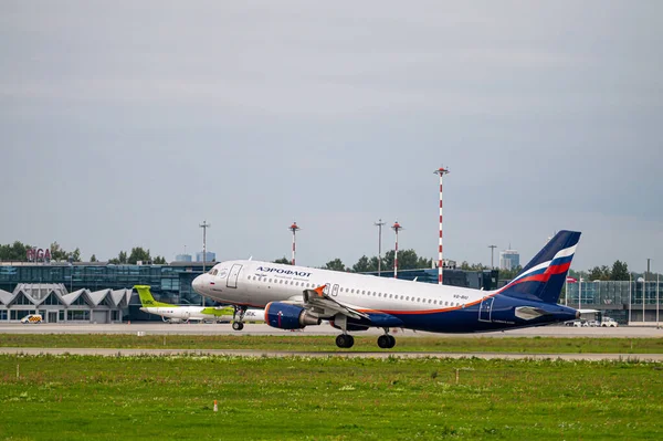 Riga Lettonia Agosto 2021 Russian Airlines Airbus A320 Biu Decolla — Foto Stock