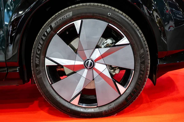 Riga Latvia April 2022 Close Nissan Ariya Wheel Decorative New — Stock Photo, Image