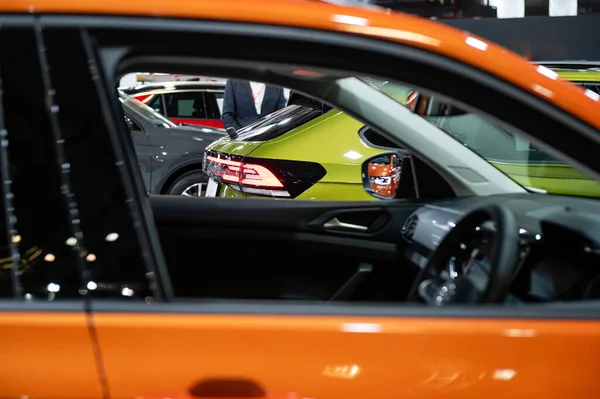 Lots New Shiny Cars Selective Focuss Boheh Details Closeup Traffic — Fotografia de Stock