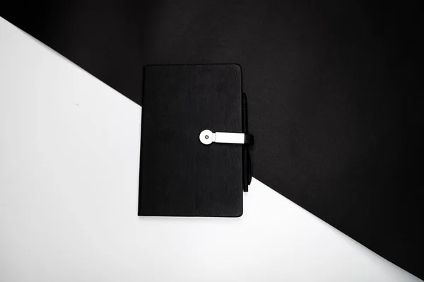 Black Planner Notebook Pen Two Color Black White Background Mockup — Stockfoto