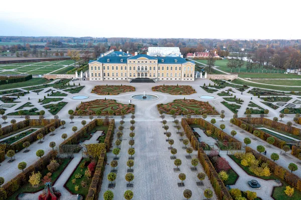 Rundale Sarayı Parkın Havadan Çekilmiş Manzarası Pilsrundale Letonya — Stok fotoğraf