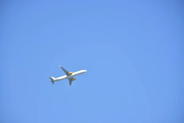 Avião Céu Nuvem — Fotografia de Stock