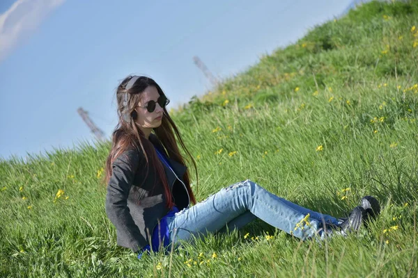 Belo Retrato Uma Menina Paisagem — Fotografia de Stock